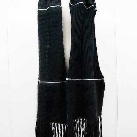 CHANEL Black Scarf - Picture 1 of 4